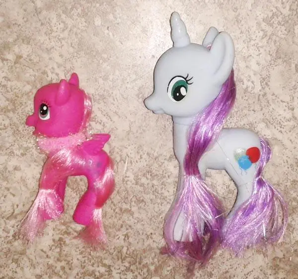 Photo de l’avis officiel: Rony - SHOW Fashion Poneys de jouet — risque: Risque chimique
