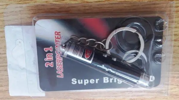 Foto aus der offiziellen Meldung: 2 in 1 LASER POINTER Laserpointer — Risiko: Sehschaden
