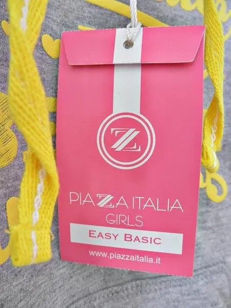 Foto aus der offiziellen Meldung: Piazza Italia Girls Easy Basic Mädchen Sweatshirt — Risiko: Strangulierung