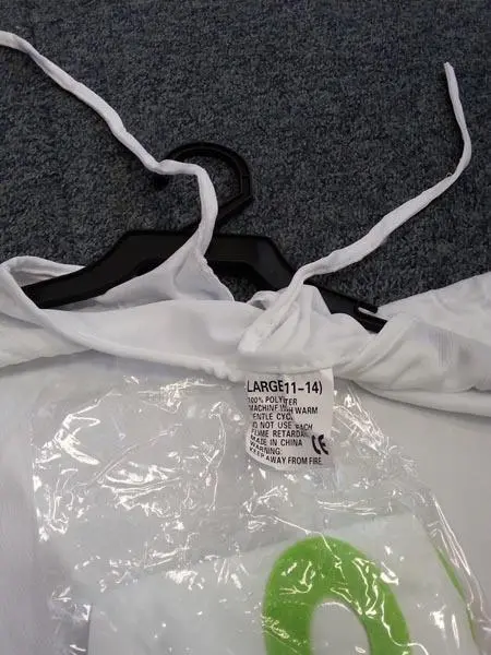 Foto aus der offiziellen Meldung: GHOST Children's Costume Kostüm ausgefallenem Kleid — Risiko: Strangulierung