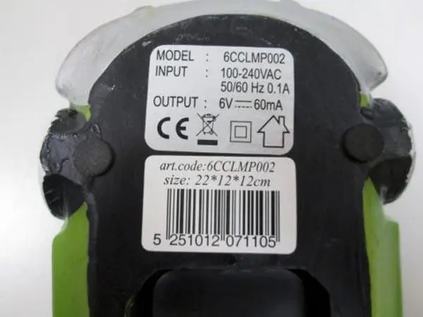 Photo de l’avis officiel: Volkkarilamppu Lampe de table — risque: Choc électrique