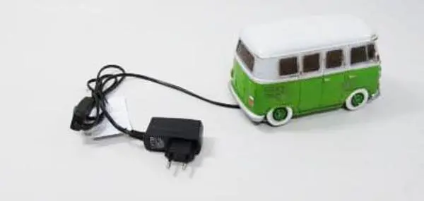 Photo de l’avis officiel: Volkkarilamppu Lampe de table — risque: Choc électrique