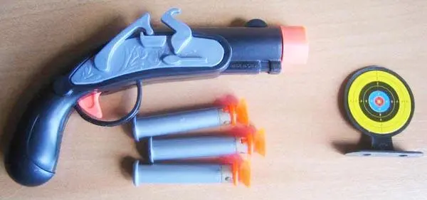 Foto do aviso oficial: HT Toys PIRATE AIR GUN SET Conjunto de pistola de brinquedo — risco: Engasgamento