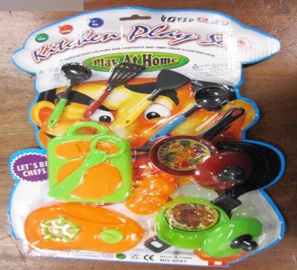 Foto aus der offiziellen Meldung: Fantástiko Kitchen Play Set /  Play at Home Spielzeug Küchensets — Risiko: Ersticken