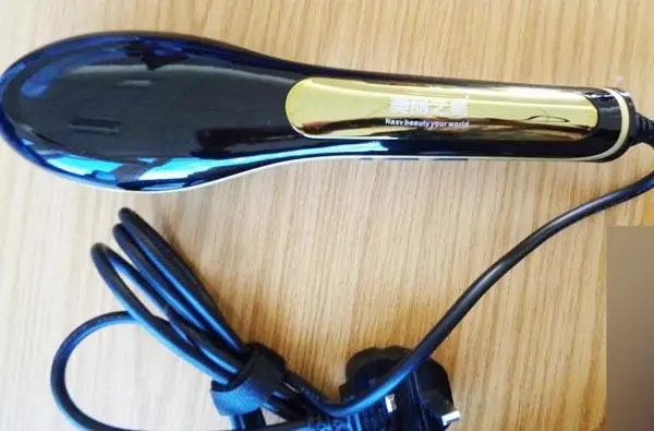 Foto aus der offiziellen Meldung: NASV Beauty Your World Hair Auto Straightener Haarbürste Glättung — Risiko: Elektrischer Schlag