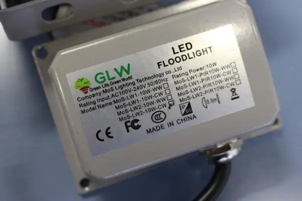 Foto uit de officiële melding: GLW - Green Life Green World LED Flood Light LED schijnwerper — risico: Elektrische schok