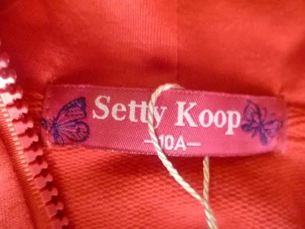 Photo de l’avis officiel: Setty Koop Tenue pour enfants — risque: Blessures & Etranglement