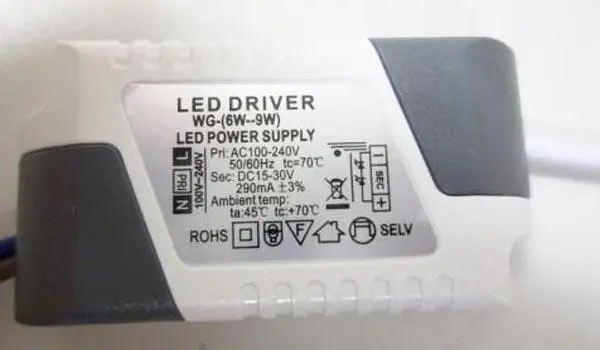 Foto do aviso oficial: Faro Barcelona LED Panel Light Luz de teto LED — risco: Choque elétrico