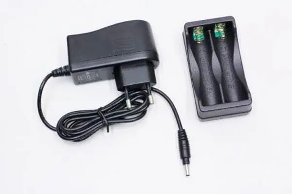 Foto do aviso oficial: Ferei High Intensity LED Flashlight Tocha — risco: Choque elétrico