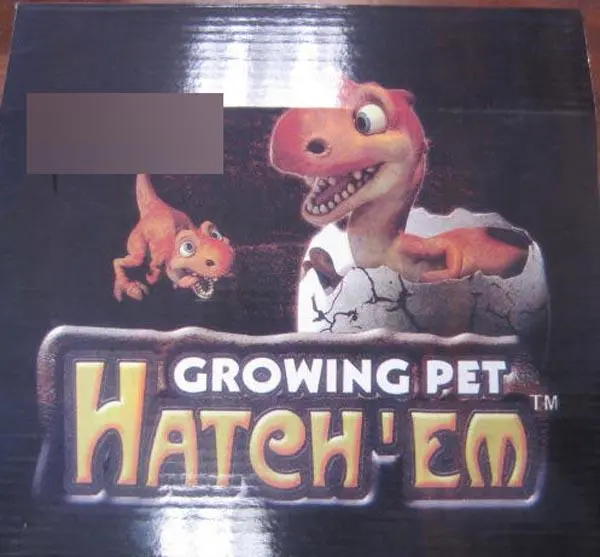 Foto aus der offiziellen Meldung: Hatch'em, Yuda 1) DINOSAUR EGG - Growing Pet; 2) GROWING PET; 3) DINOSAUR EGG - Growing Pet Erweiterbares Spie — Risiko: Ersticken & Verletzungen