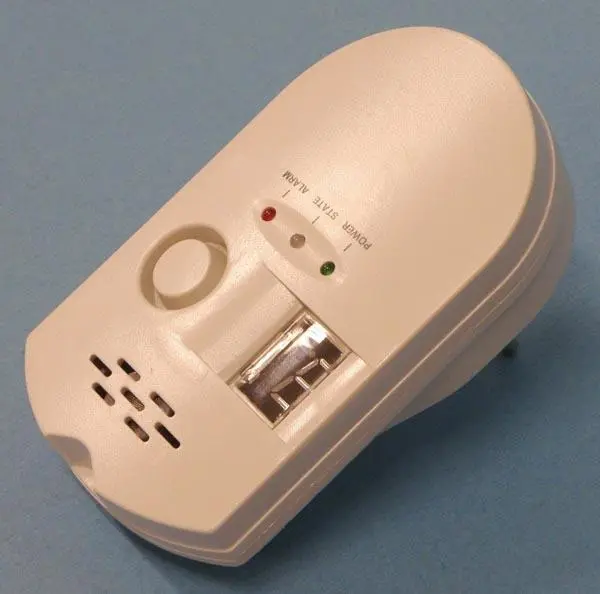 Foto uit de officiële melding: Gázérzékelő és Riasztó (Gas detector and alarm) Koolmonoxidedetector — risico: Verstikking