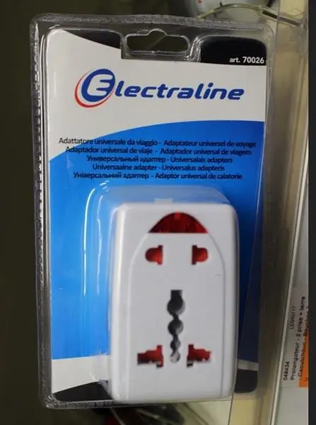 Foto aus der offiziellen Meldung: Electraline Reisestecker Adapter — Risiko: Elektrischer Schlag