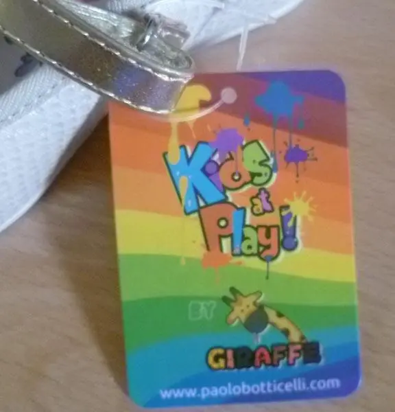 Photo de l’avis officiel: GIRAFFE Kids at Play Chaussures pour enfants — risque: Étouffement