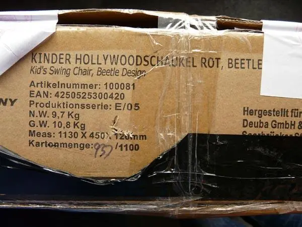 Photo from the official notice: Deuba Kinder Hollywoodschaukel Rot, Beetle - Kid's Swing Chair, Beetle Design children's swing chair — injuries risk