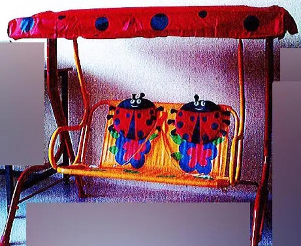 Photo from the official notice: Deuba Kinder Hollywoodschaukel Rot, Beetle - Kid's Swing Chair, Beetle Design children's swing chair — injuries risk