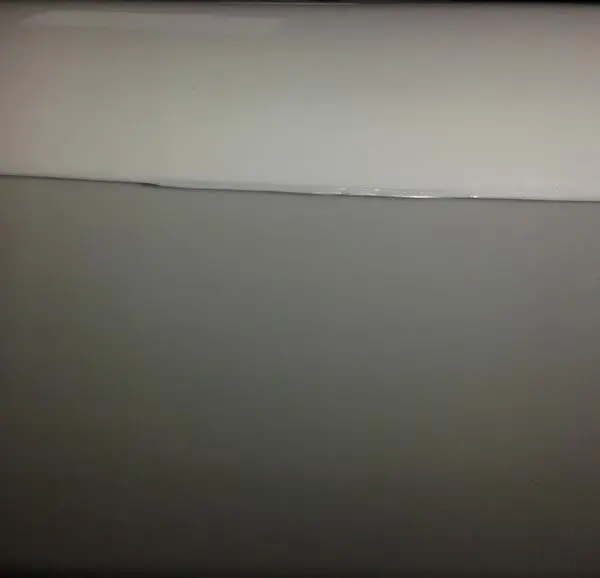 Foto uit de officiële melding: ṢENYAYLA Penguen banyo küvet ('Penguin bathtub') Bad voor kinderen — risico: Snijwonden & Verdrinking