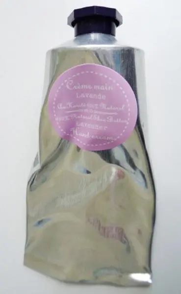 Foto aus der offiziellen Meldung: Un été en provence / SB Crème main Au Beurre de Karité - Lavande Handcreme — Risiko: Mikrobiologisches Risiko