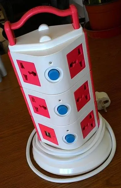 Photo de l’avis officiel: Vertical 4D POWER SOCKET Multi-plug/Extension Lead — risque: Choc électrique