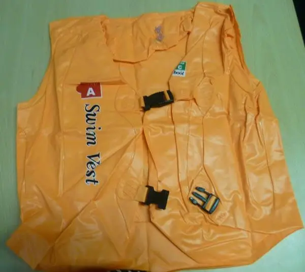 Photo de l’avis officiel: KAIXIANG Swim Vest Gilet gonflable — risque: Noyade