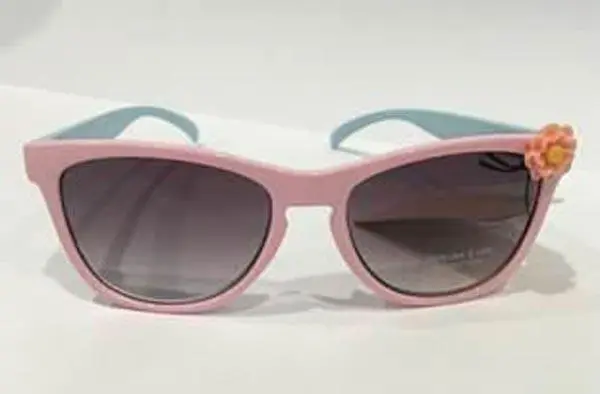 Foto do aviso oficial: Boots Kids Sunglasses Óculos de sol para crianças — risco: Engasgamento & Cortes
