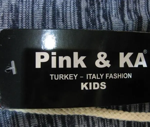Foto aus der offiziellen Meldung: Pink &amp; Ka Kinderweste — Risiko: Strangulierung