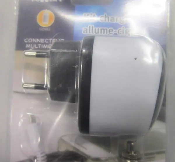 Foto aus der offiziellen Meldung: POWER+ Kit chargeur allume-cigare Ladegerät für Handy — Risiko: Elektrischer Schlag & Feuer