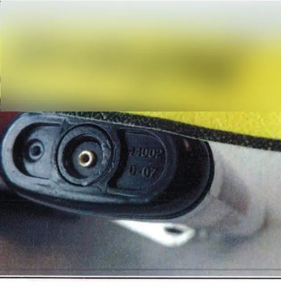 Photo de l’avis officiel: Neon Electronic Lighter Briquet — risque: Brûlures