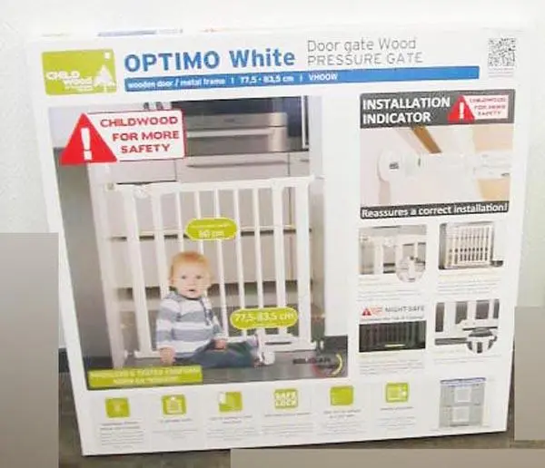 Foto aus der offiziellen Meldung: CHILD WOOD OPTIMO Sicherheitstor — Risiko: Einklemmen