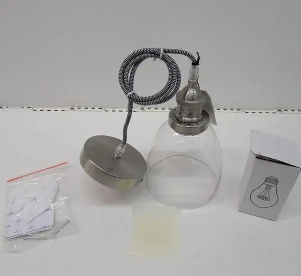 Foto do aviso oficial: Light &amp; Living Lâmpadas de teto — risco: Choque elétrico