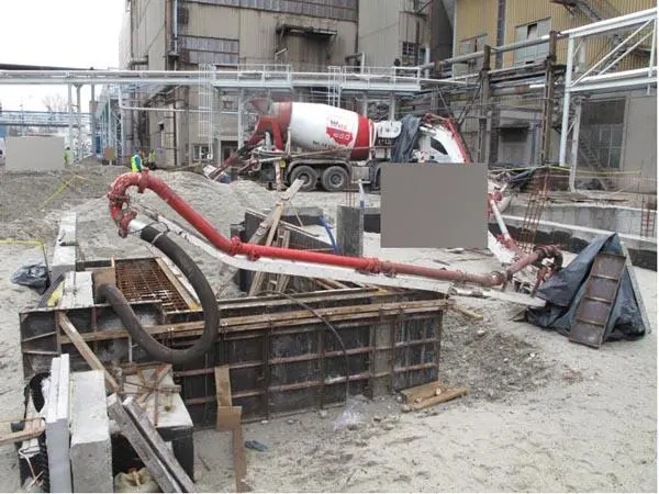 Foto do aviso oficial: Cifa Autobetonpompa / Truck-mixer pump Bomba misturadora de concreto — risco: Ferimentos