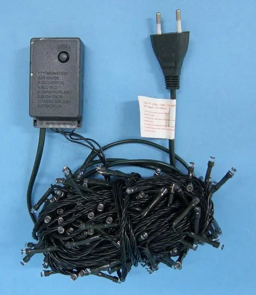 Photo from the official notice: MINILUCCIOLE LED 200L lighting chain — electric shock & fire risk