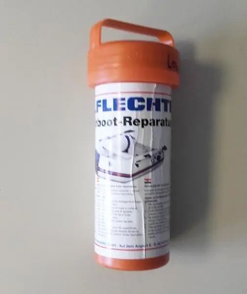 Foto dell’avviso ufficiale: SEILFLECHTER Schlauchboot-Reparatur-Set (Repair kit for inflatable boat) Kit di riparazione — rischio: Rischio chimico