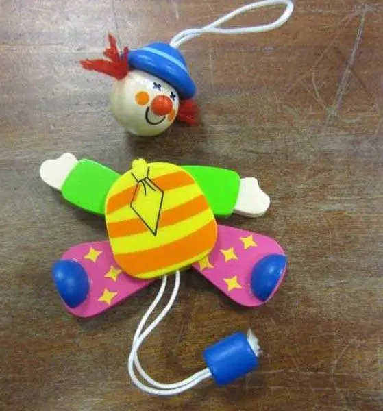 Foto do aviso oficial: Ale-hop Brinquedo de madeira — risco: Engasgamento