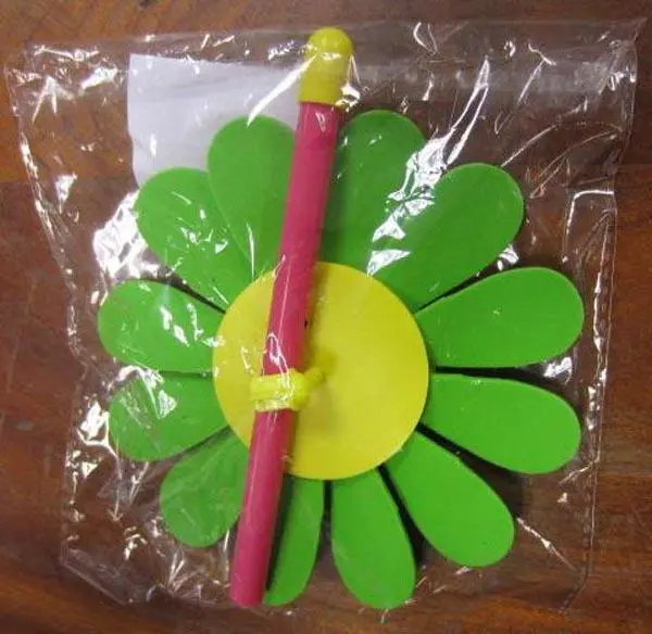 Foto do aviso oficial: Inteibi Flor de brinquedo plástico e xilofone — risco: Engasgamento