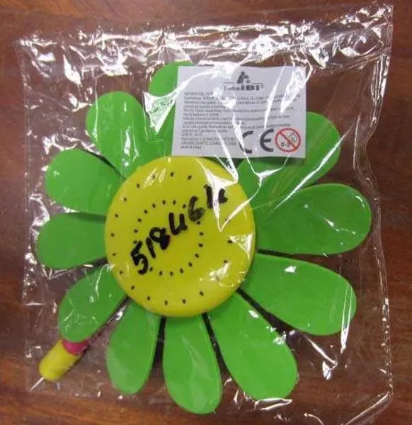 Foto do aviso oficial: Inteibi Flor de brinquedo plástico e xilofone — risco: Engasgamento