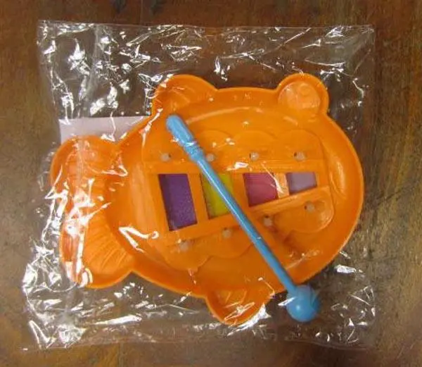 Foto do aviso oficial: Inteibi Flor de brinquedo plástico e xilofone — risco: Engasgamento