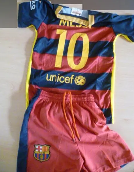 Photo de l’avis officiel: A.SCOCCER Ensemble de sport pour enfants — risque: Blessures