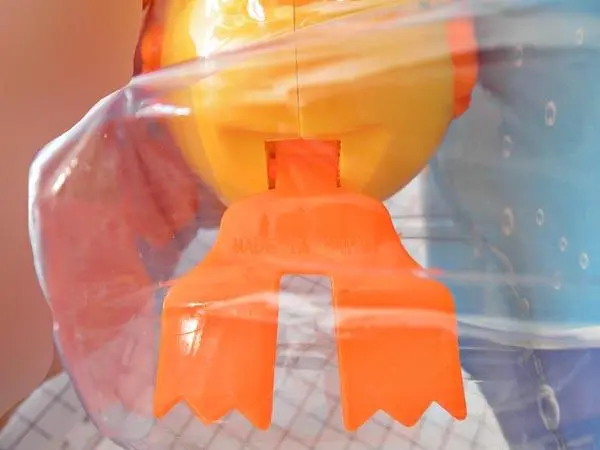 Foto dell’avviso ufficiale: Xinhaiao / Jumbo Water Toys Giocattolo da bagno in plastica — rischio: Ostruzione delle vie aeree