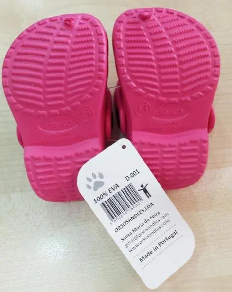 Foto aus der offiziellen Meldung: ORSO Clogs für Kinder — Risiko: Ersticken