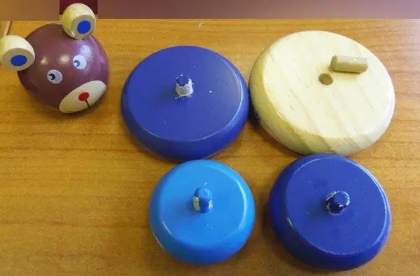 Foto aus der offiziellen Meldung: Baby Mix Holzspielzeug — Risiko: Ersticken
