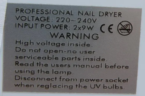 Photo de l’avis officiel: MASTER NAILS Professional nail dryer Lampe à ongles UV — risque: Coupures & Choc électrique