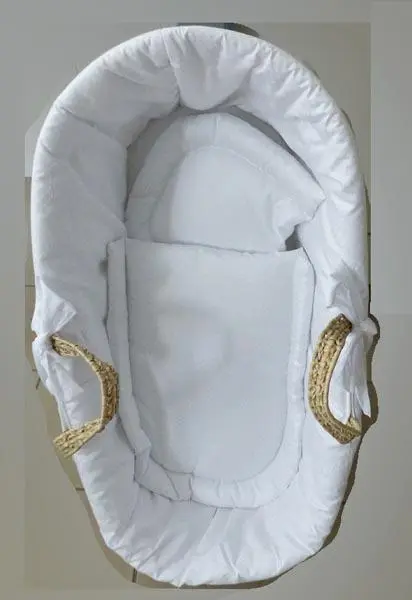 Photo from the official notice: LEIPOLD carry cot — strangulation risk