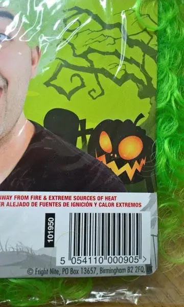 Photo de l’avis officiel: Fright Nite Halloween &amp; Celebration Wigs Perruque de robe de fantaisie — risque: Brûlures