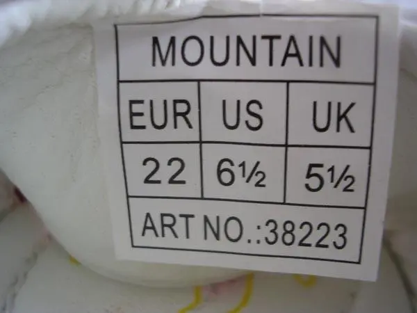 Foto do aviso oficial: Mountain Chinelos de meninas — risco: Engasgamento