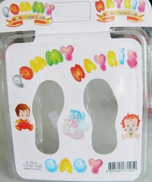 Foto aus der offiziellen Meldung: POMMY HAYRIS Babyschuhe — Risiko: Ersticken