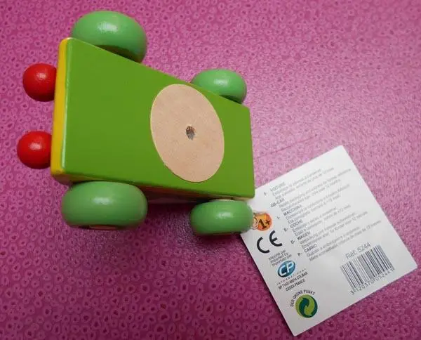 Foto dell’avviso ufficiale: FOU D'BOIS Voiture de police musicale ('Wooden musical police car') Auto giocattolo in legno — rischio: Ostruzione delle vie aeree