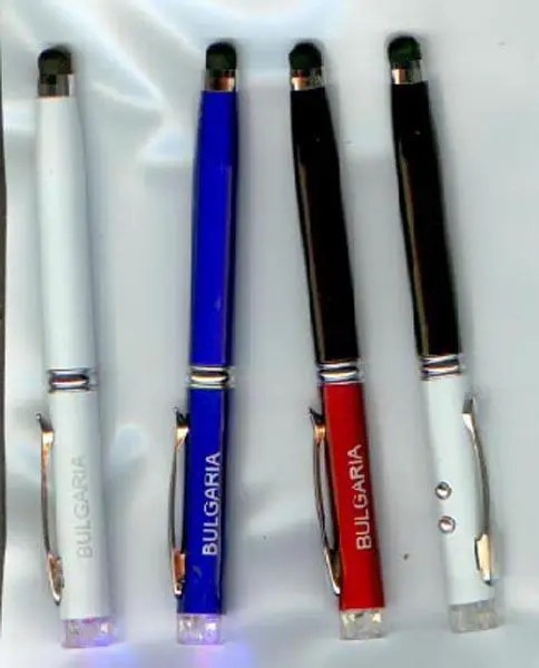Foto aus der offiziellen Meldung: HIGH TECH MULTI STYLUS Laserpointer — Risiko: Sehschaden
