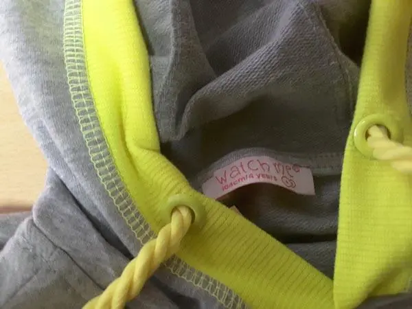 Foto do aviso oficial: WATCH ME Pijama infantil — risco: Estrangulamento
