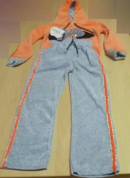 Foto uit de officiële melding: MARHABA Kinderkleding sets — risico: Verwonding & Verwurging