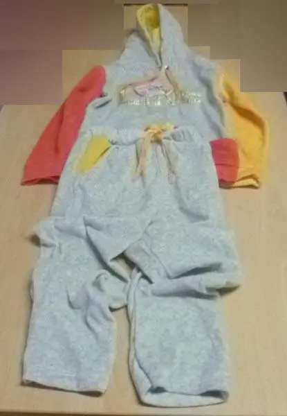 Foto uit de officiële melding: MARHABA Kinderkleding sets — risico: Verwonding & Verwurging
